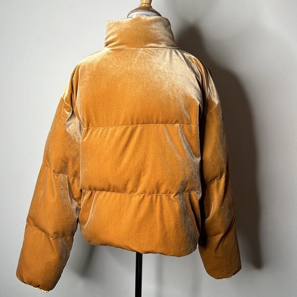 Fabletics Light Honey Wonder Velour Cropped Puffer Jacket - Picture 9 of 12